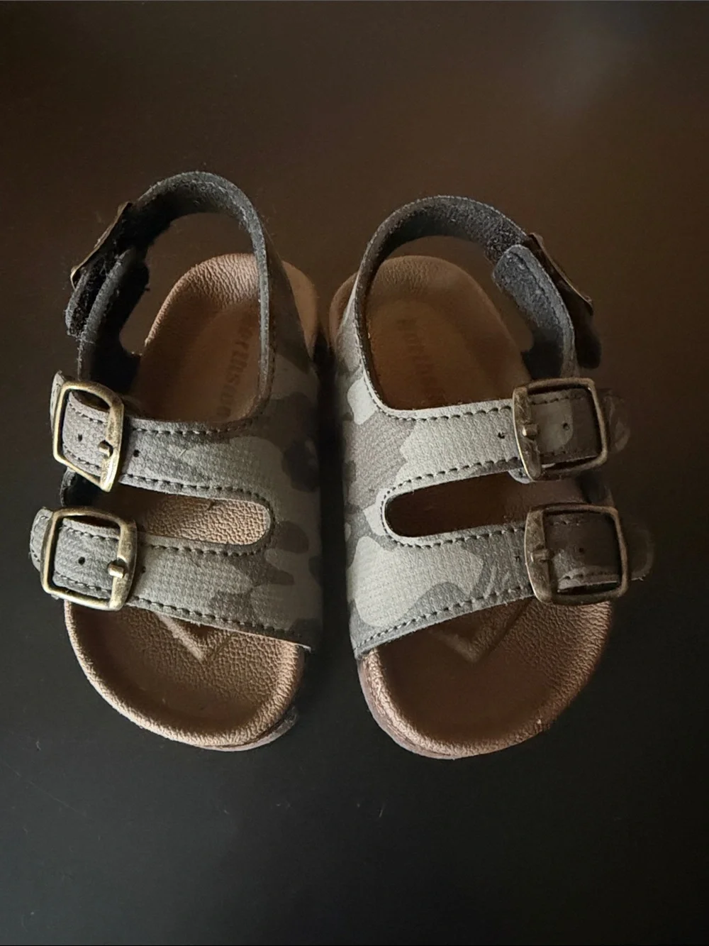 Northside Kids Camouflage Buckle Sandals in Olive and Brown